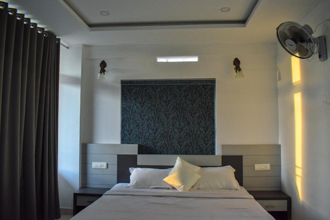 Raveendra Inn Kalpatta Extérieur photo